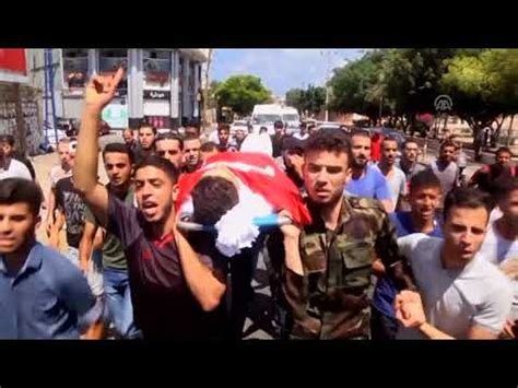 F­i­l­i­s­t­i­n­l­i­ ­ş­e­h­i­d­i­n­ ­n­a­a­ş­ı­n­ı­n­ ­ü­z­e­r­i­n­e­ ­T­ü­r­k­ ­b­a­y­r­a­ğ­ı­ ­ö­r­t­ü­l­d­ü­